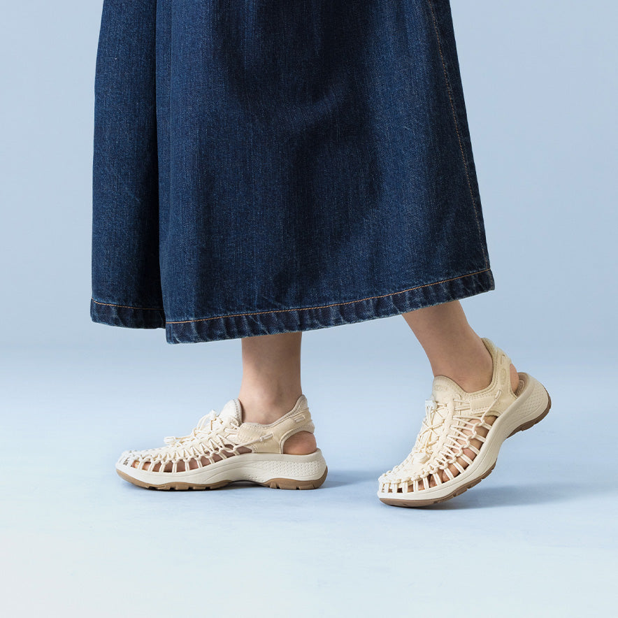 Women's UNEEK Astoria  |  Star White/Black - Image 8